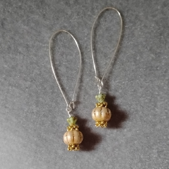 Hand Crafted Jewelry - 🎃Hand Crafted Pumpkin Beaded Earrings🎃